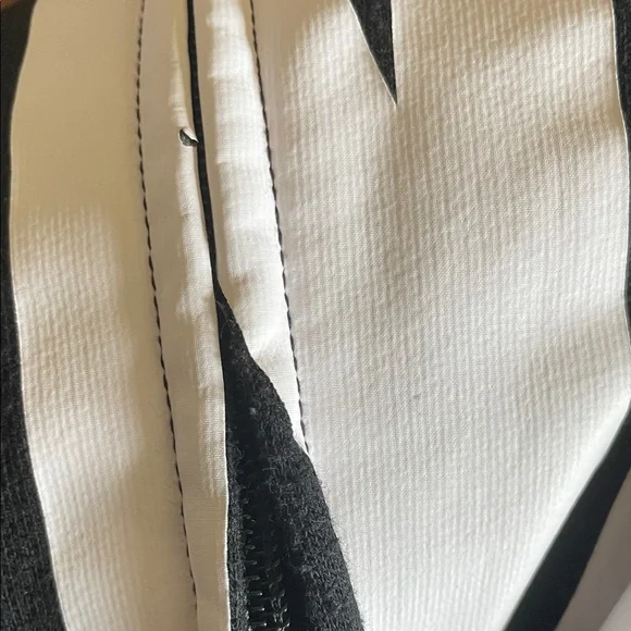 PINK Victoria's Secret Black Zip Front Hoodie with White Logo - Picture 12 of 12